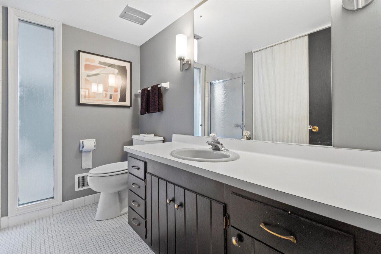 1 Deepwood DRIVE B-1