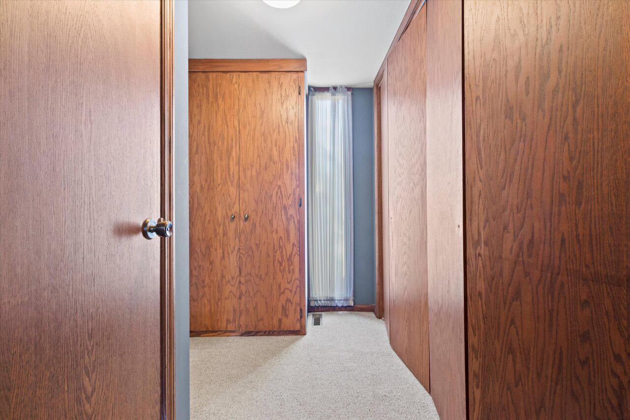 1 Deepwood DRIVE B-1