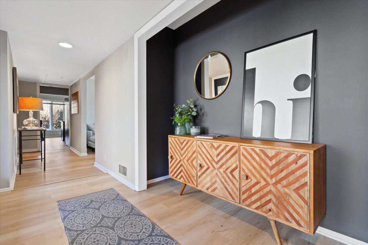 1 Deepwood DRIVE B-1