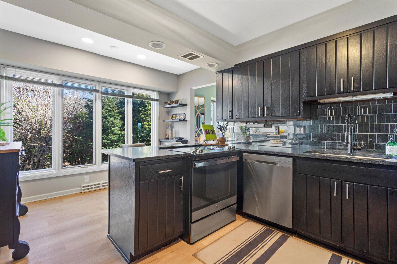 1 Deepwood DRIVE B-1