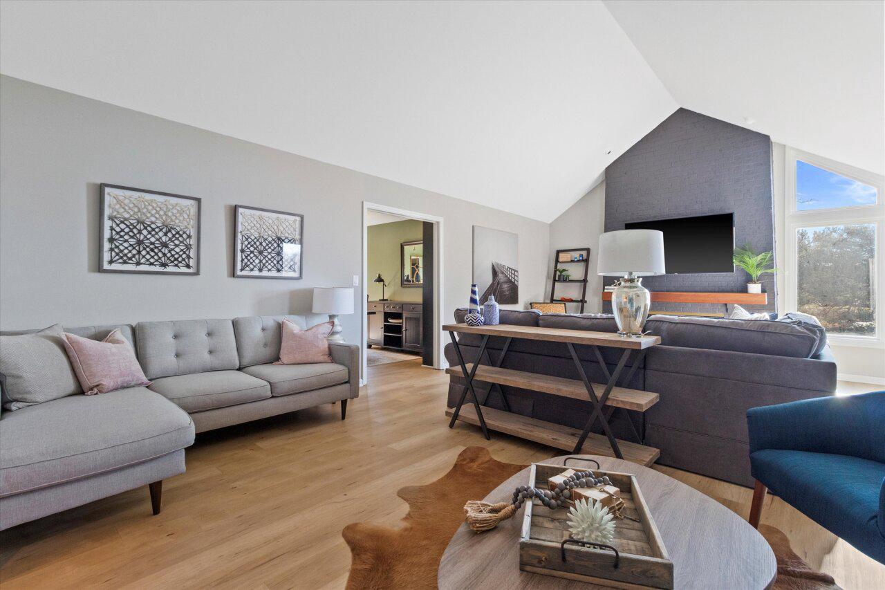 1 Deepwood DRIVE B-1