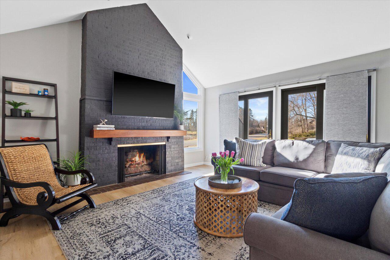 1 Deepwood DRIVE B-1