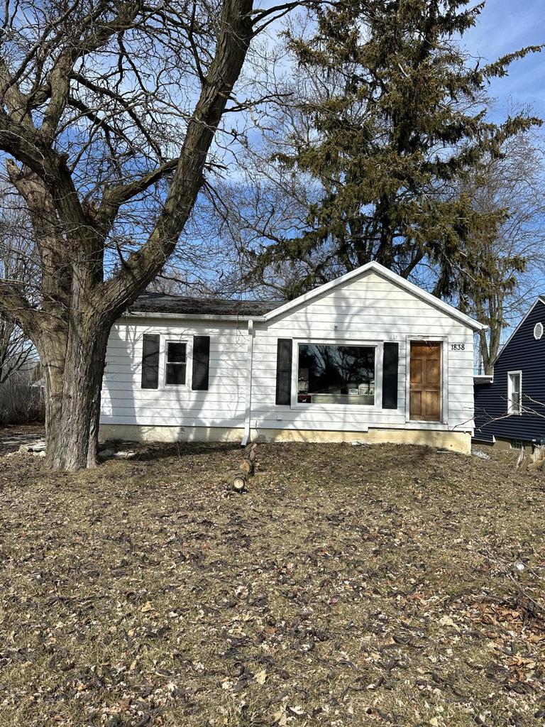 1838 Johnson AVENUE