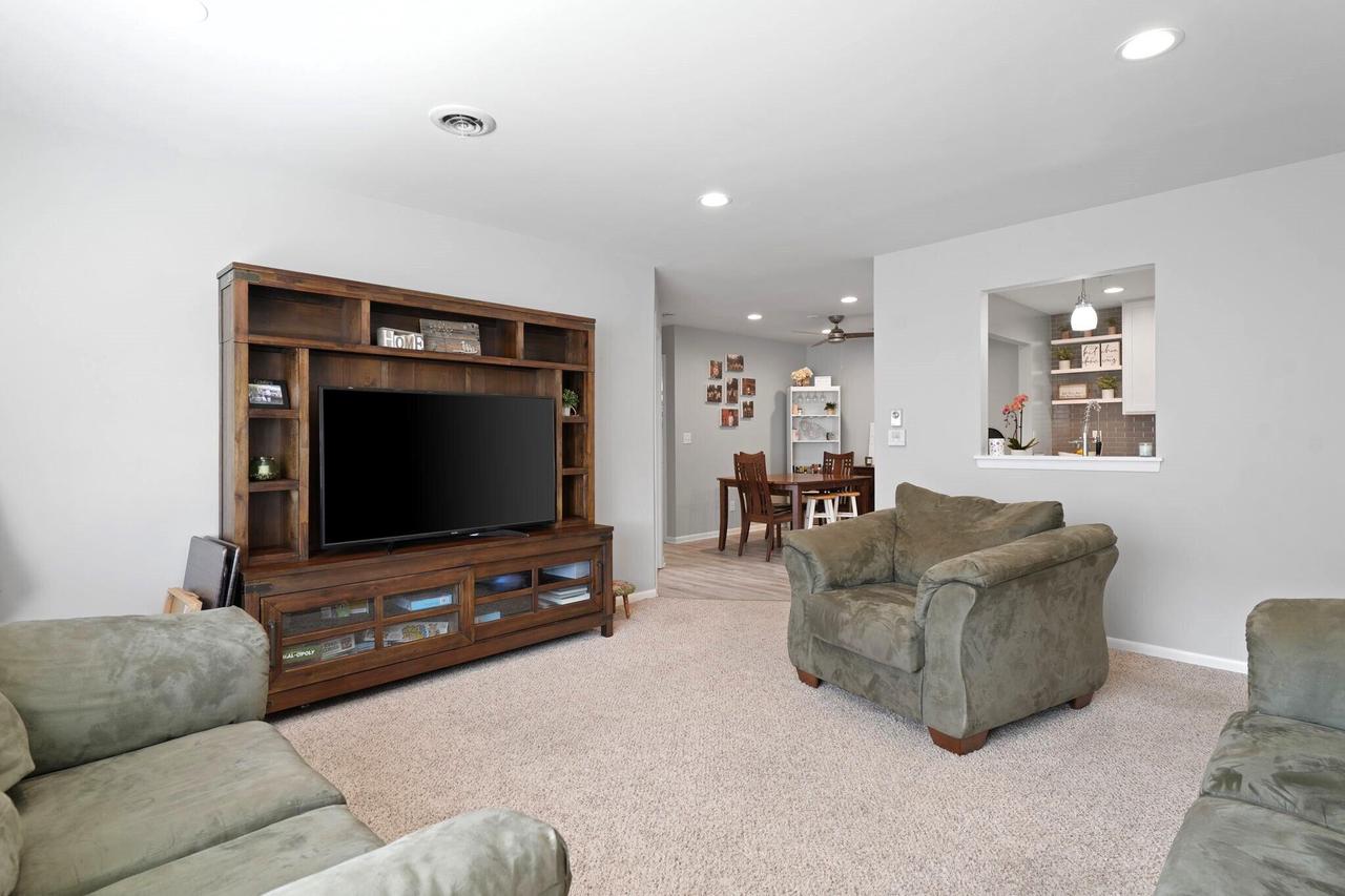 6611 Mariner DRIVE 8