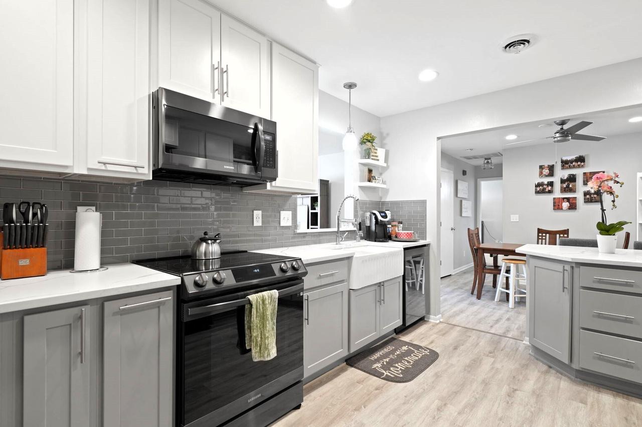 6611 Mariner DRIVE 8