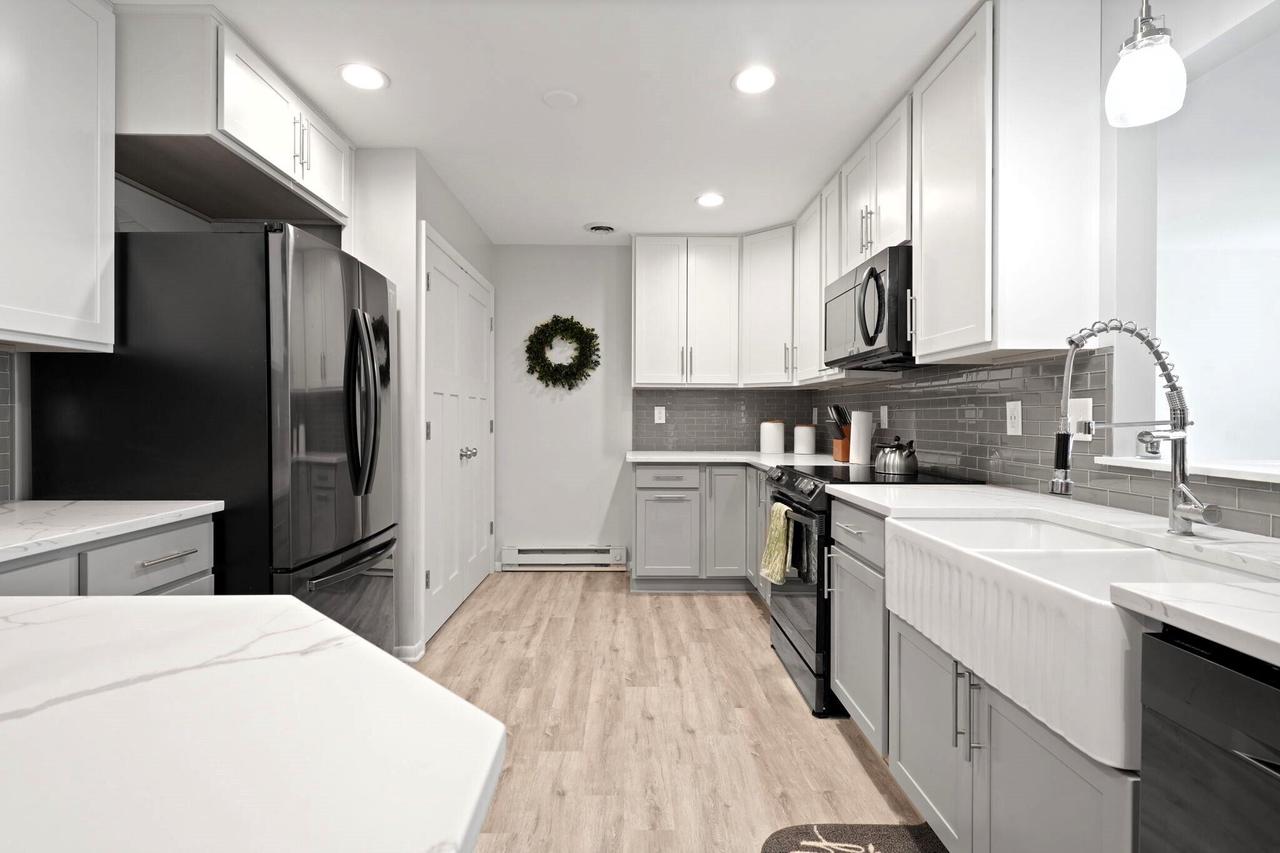 6611 Mariner DRIVE 8