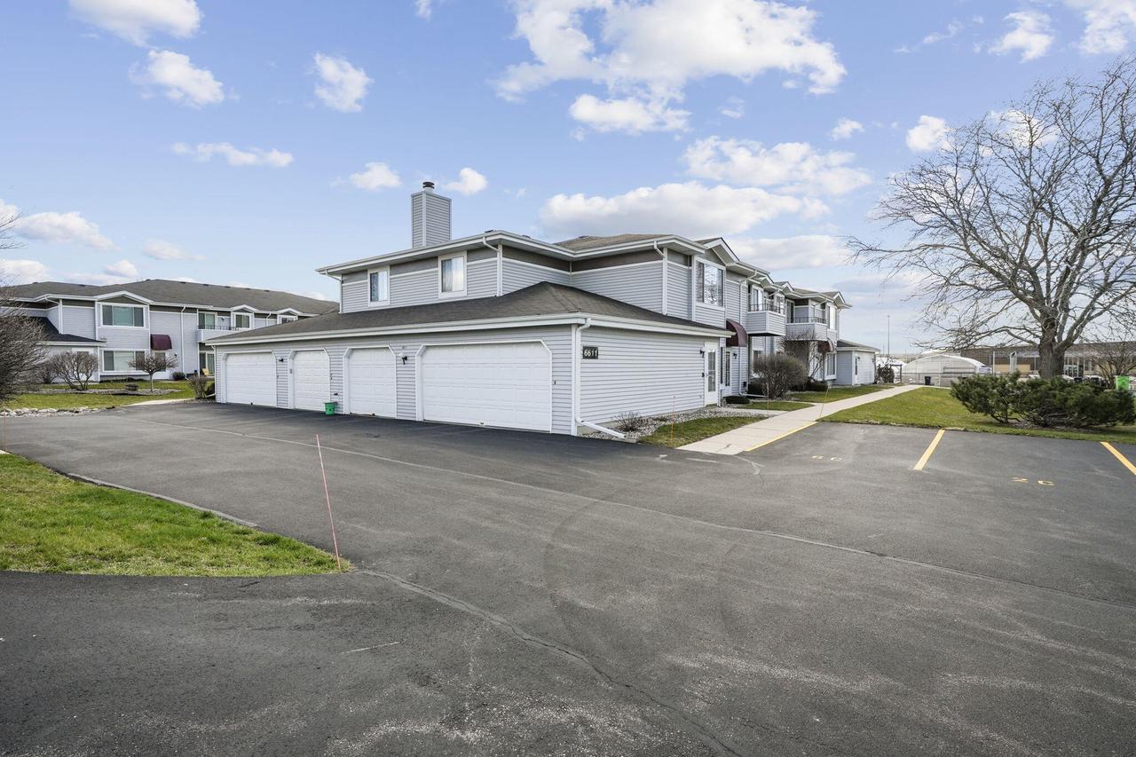 6611 Mariner DRIVE 8