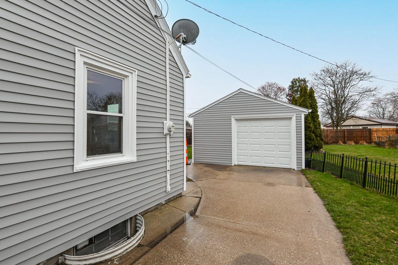 1919 Jerome BOULEVARD