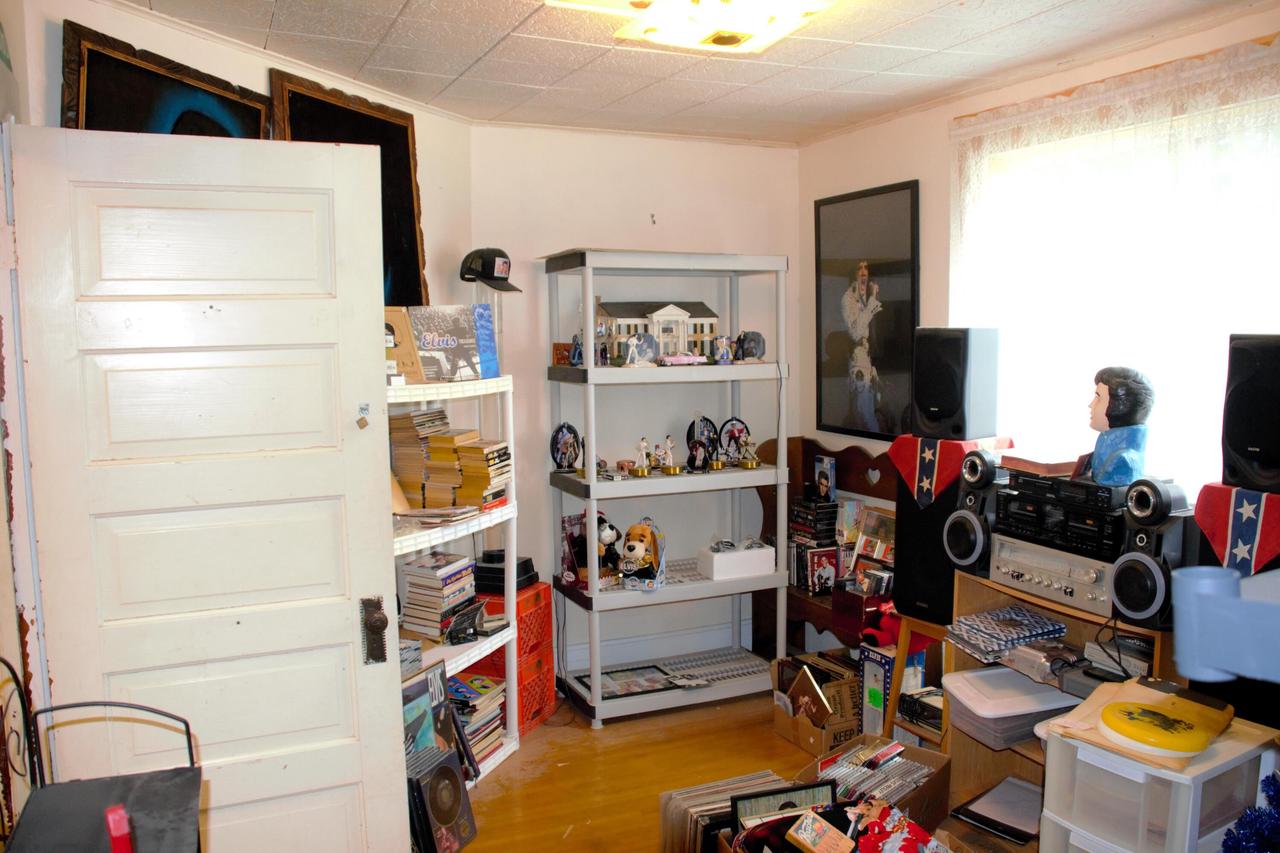 256 West Chestnut STREET