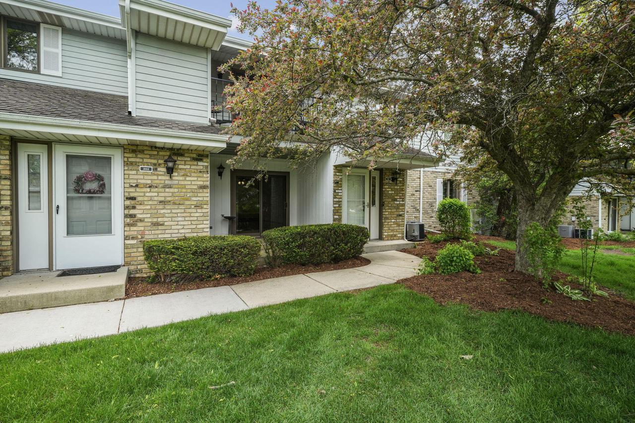 1430 Pheasant Run DRIVE 102