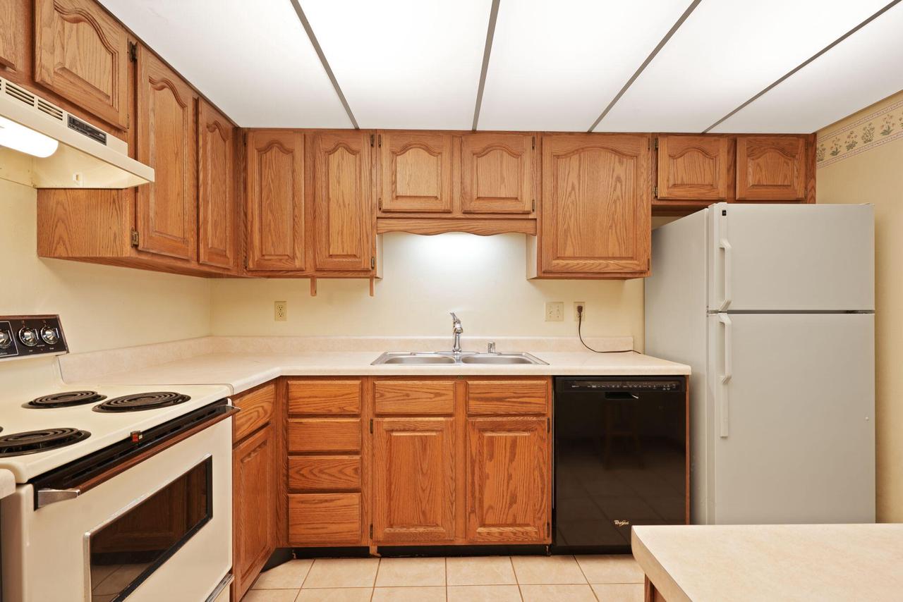 1430 Pheasant Run DRIVE 102
