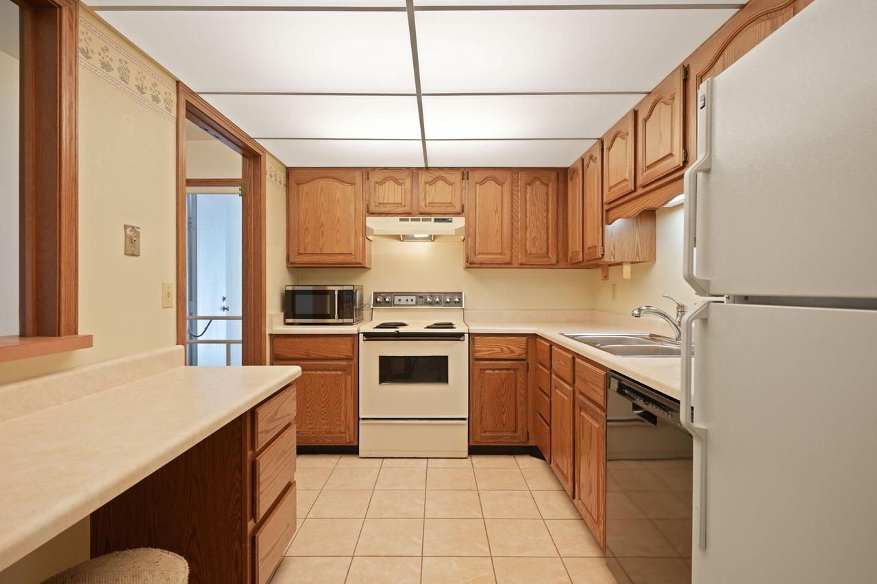 1430 Pheasant Run DRIVE 102