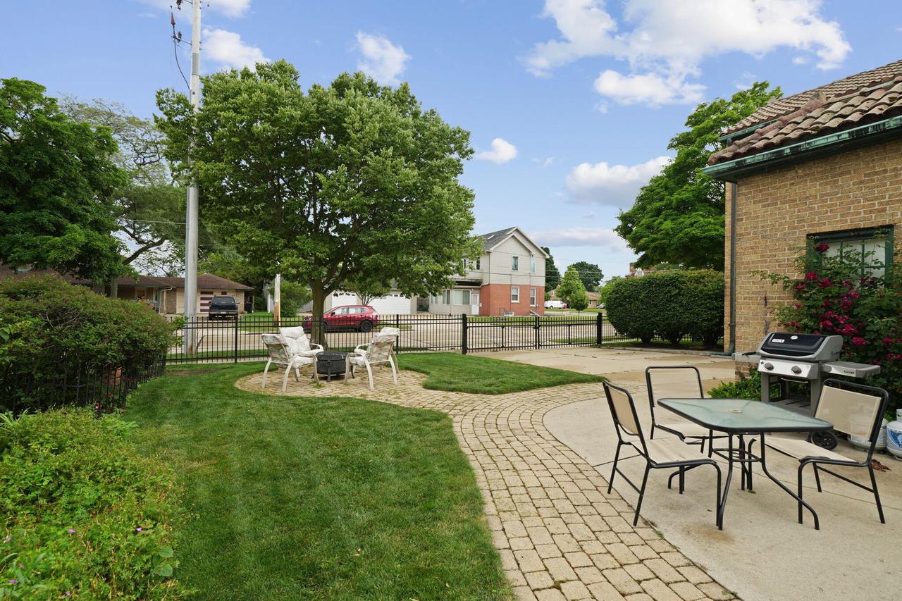 3005 North Main STREET