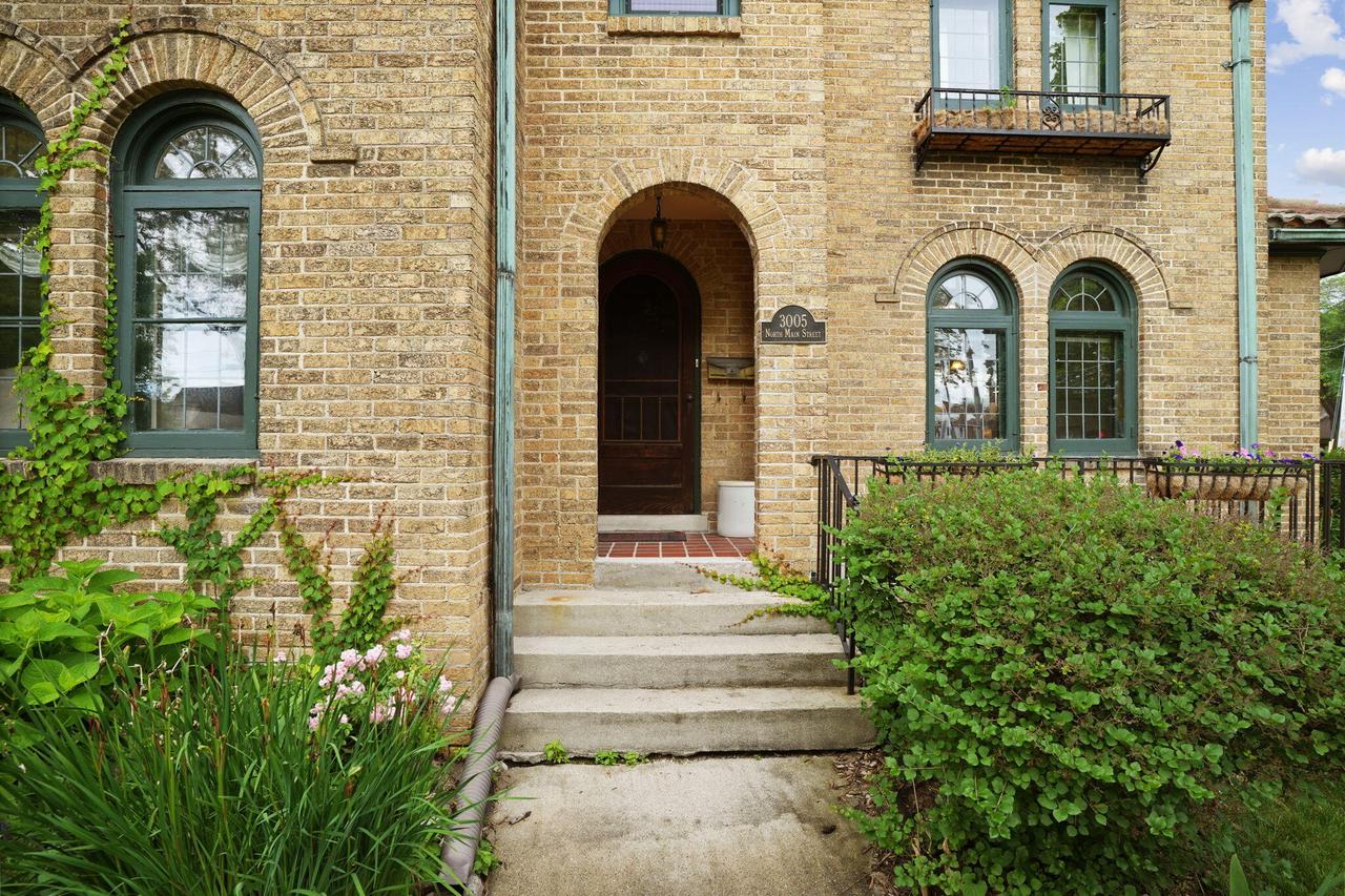 3005 North Main STREET