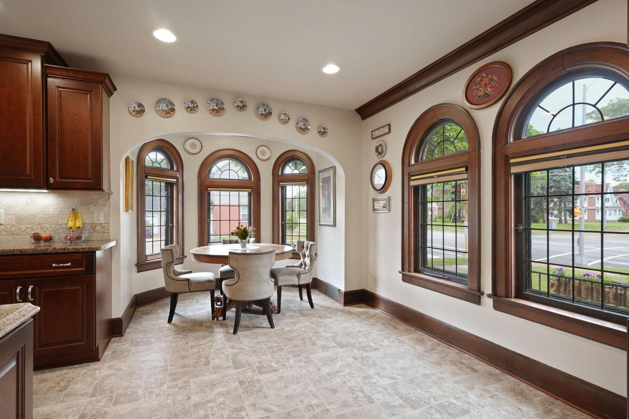 3005 North Main STREET