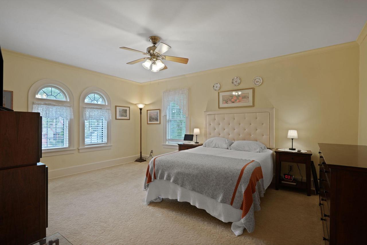 3005 North Main STREET