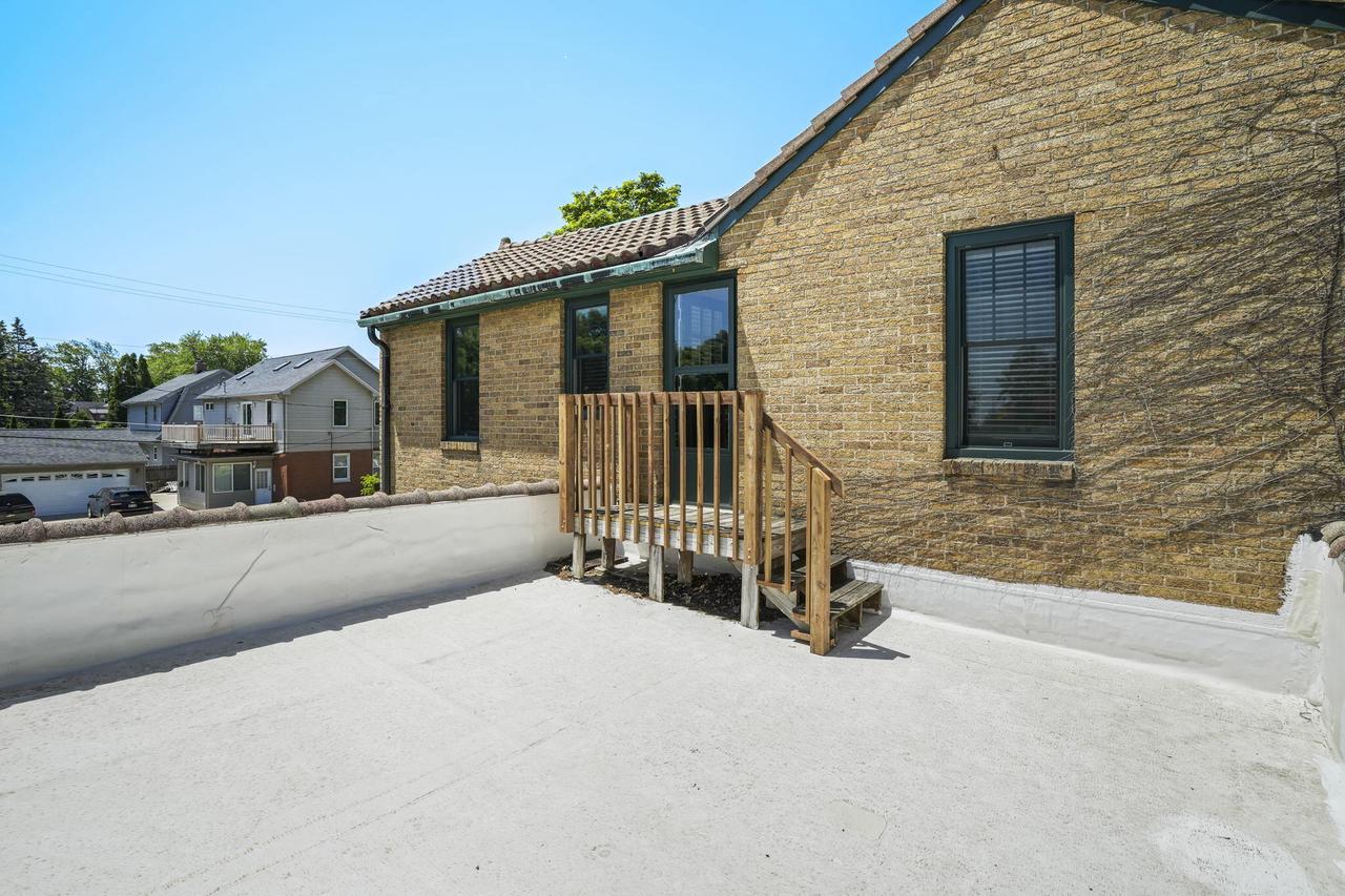 3005 North Main STREET