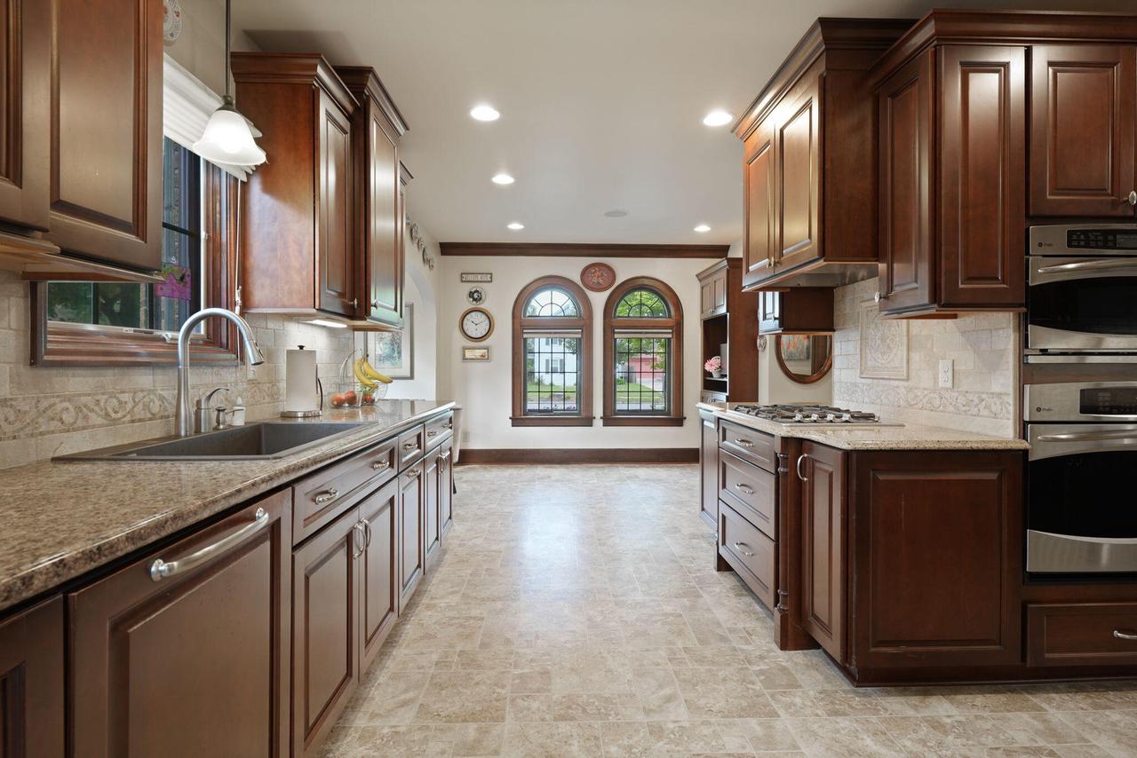 3005 North Main STREET