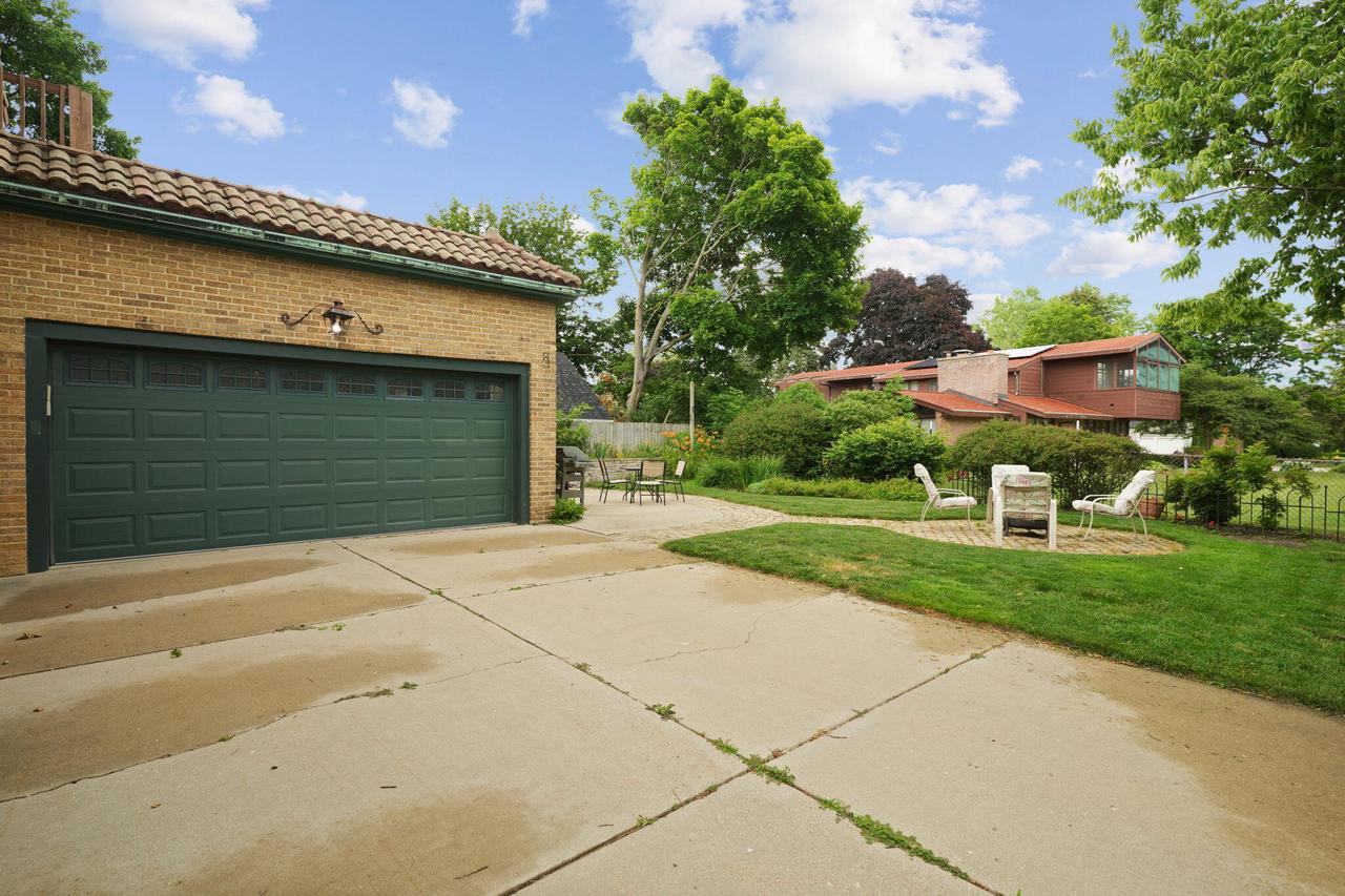 3005 North Main STREET