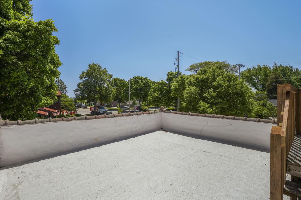 3005 North Main STREET