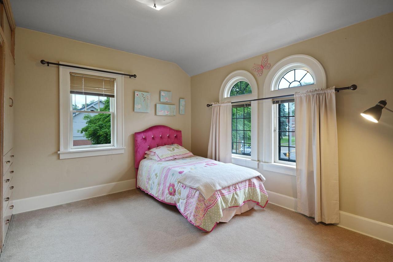 3005 North Main STREET