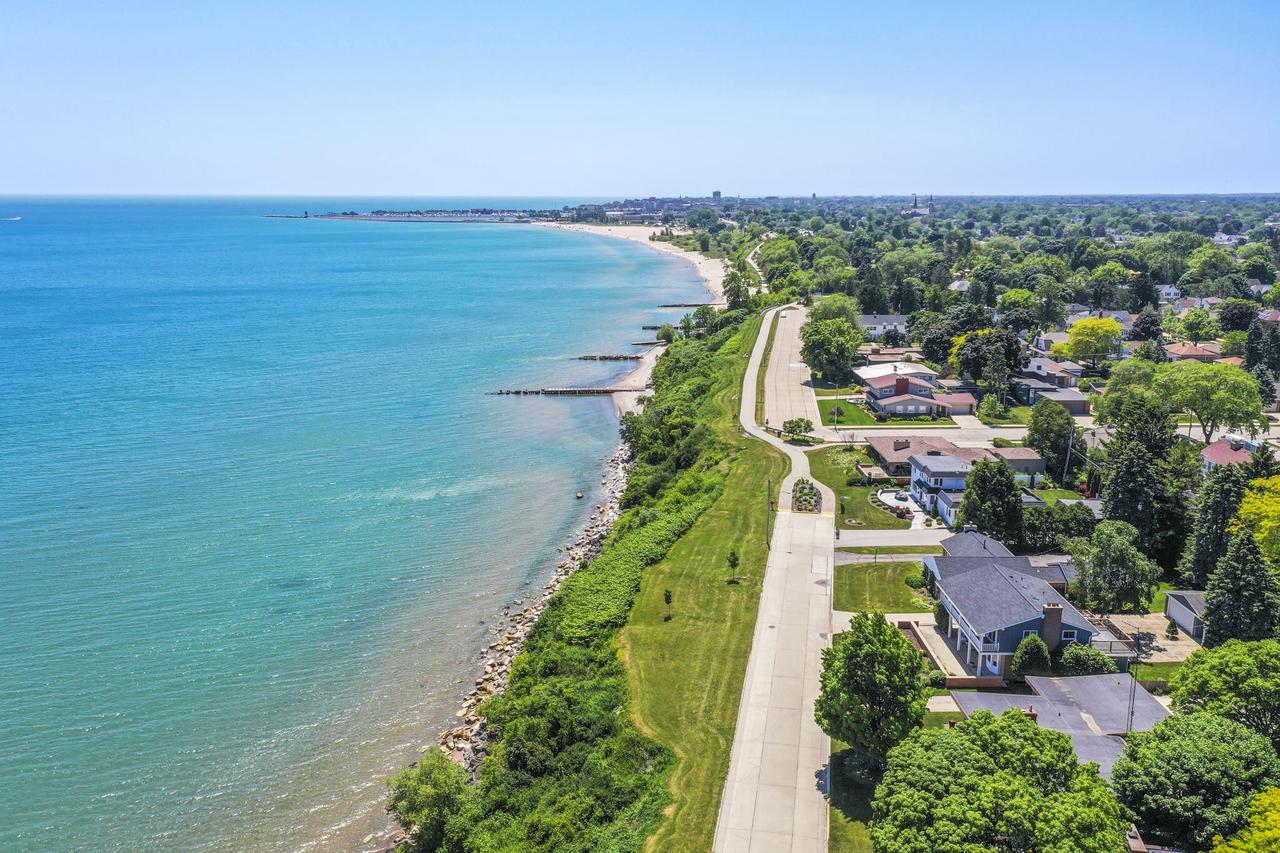 3005 North Main STREET