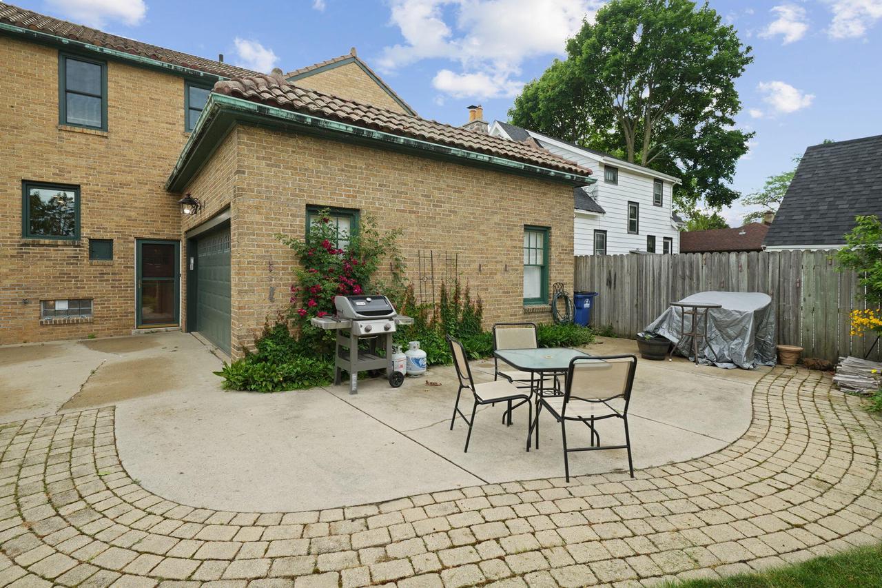 3005 North Main STREET