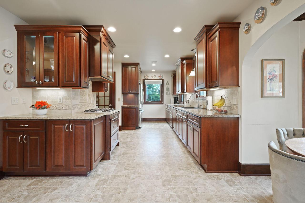 3005 North Main STREET