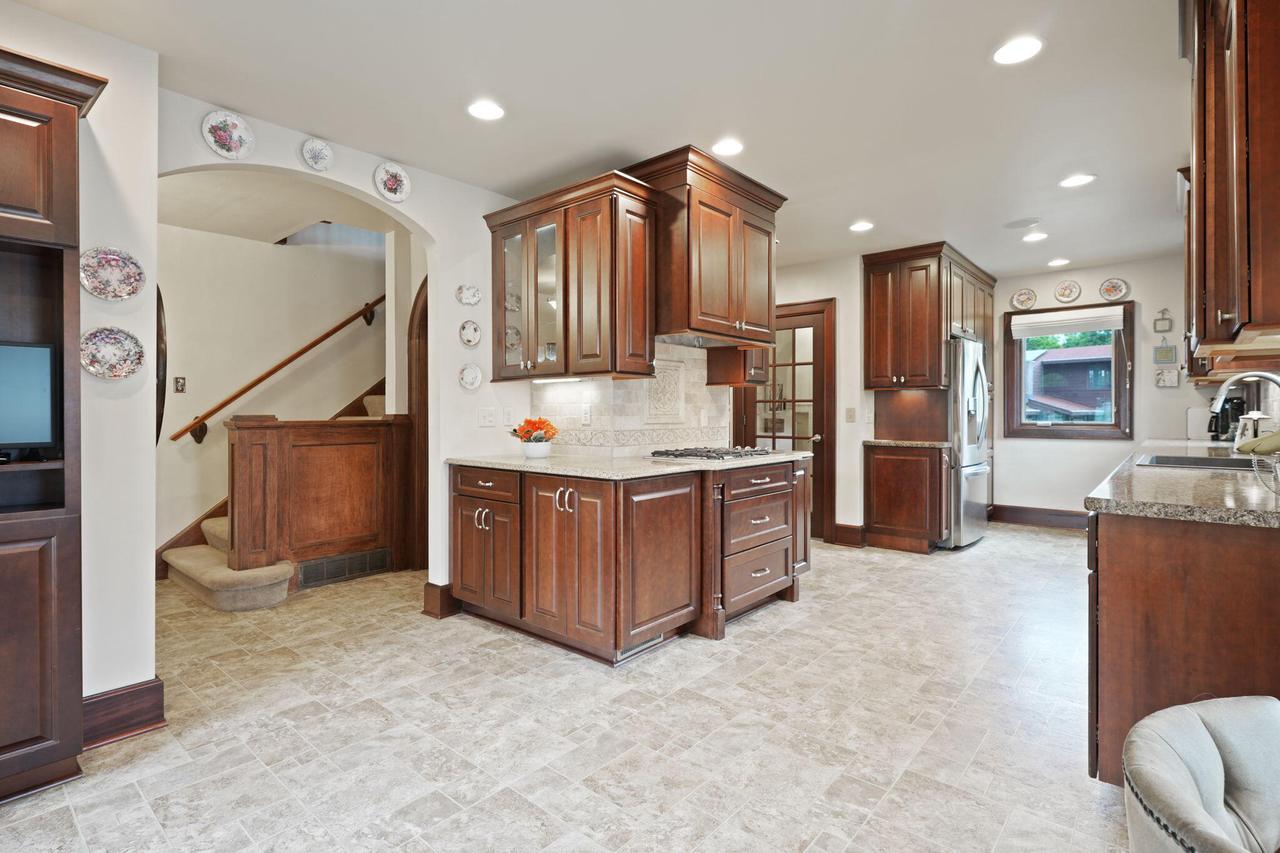 3005 North Main STREET