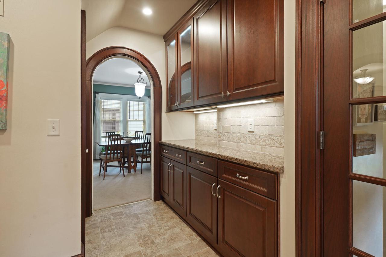 3005 North Main STREET