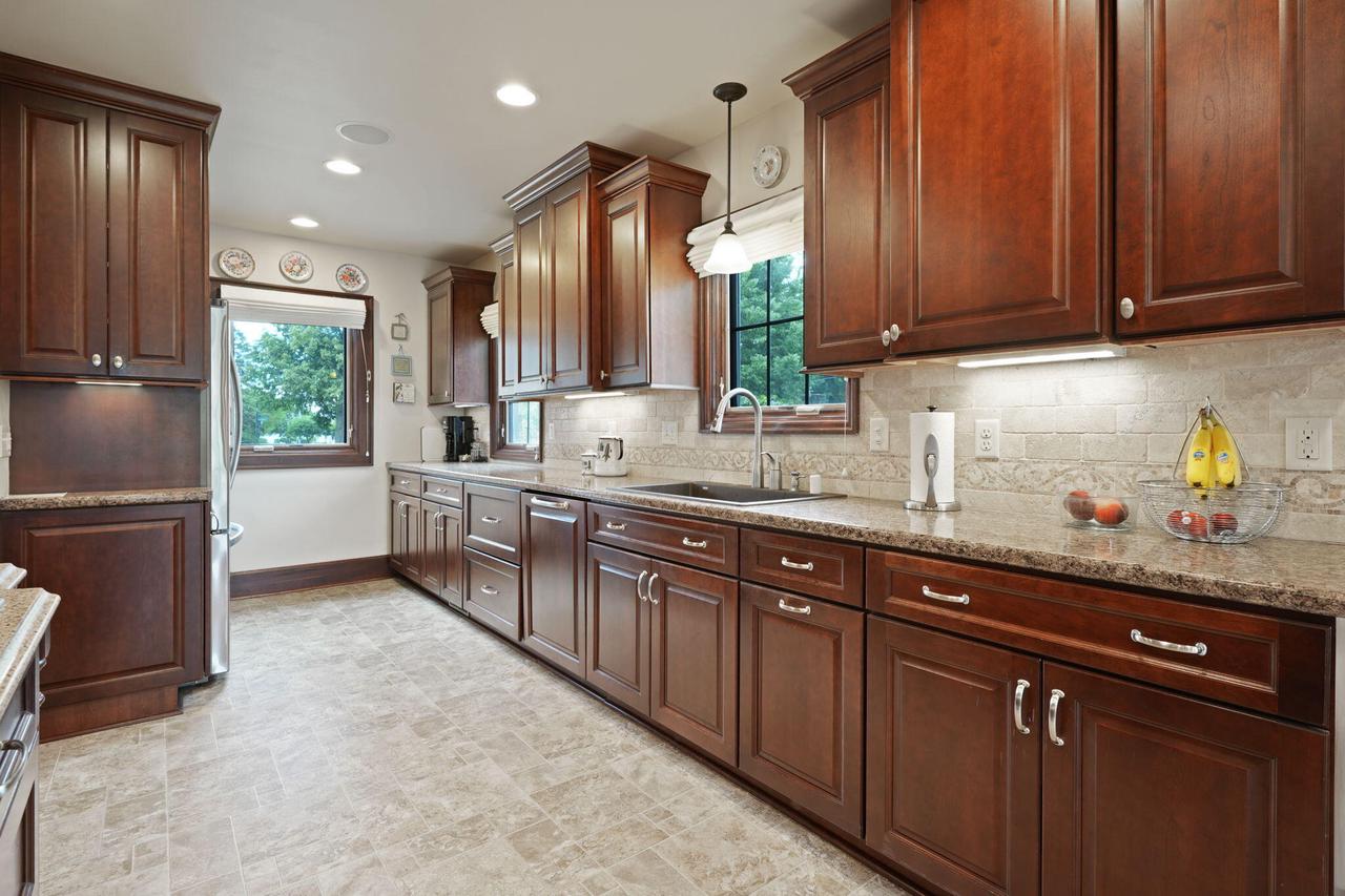 3005 North Main STREET