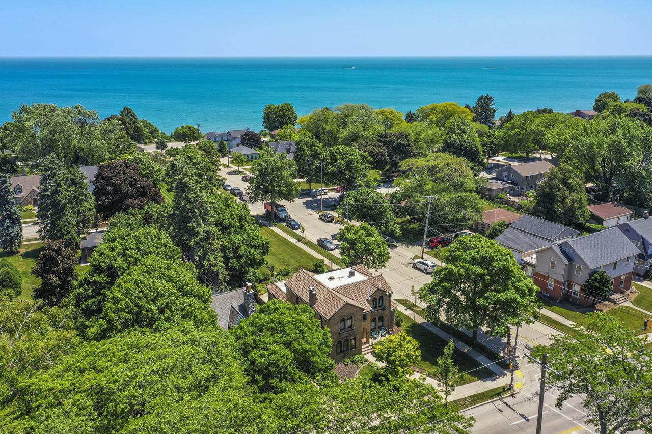 3005 North Main STREET