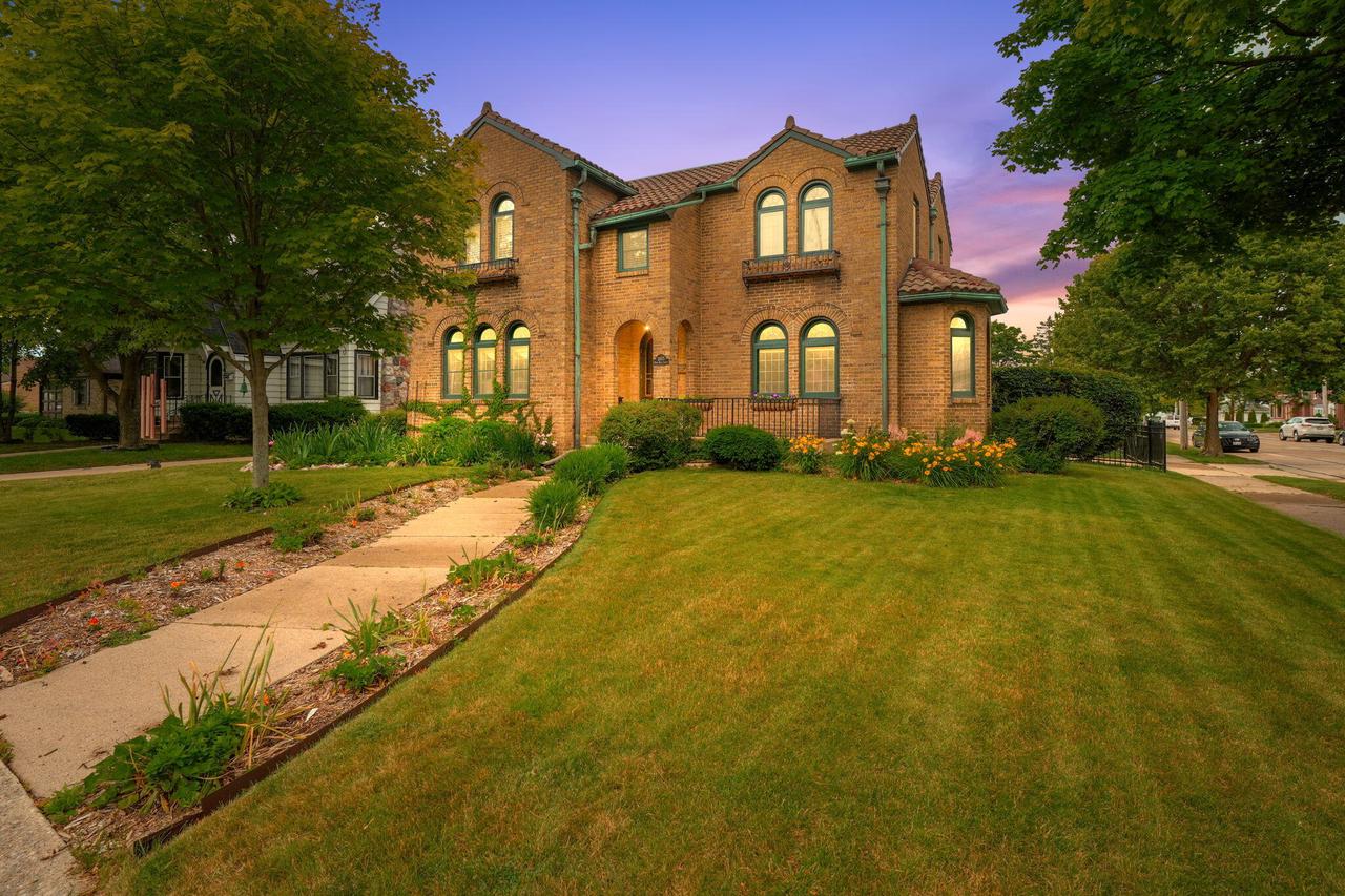 3005 North Main STREET