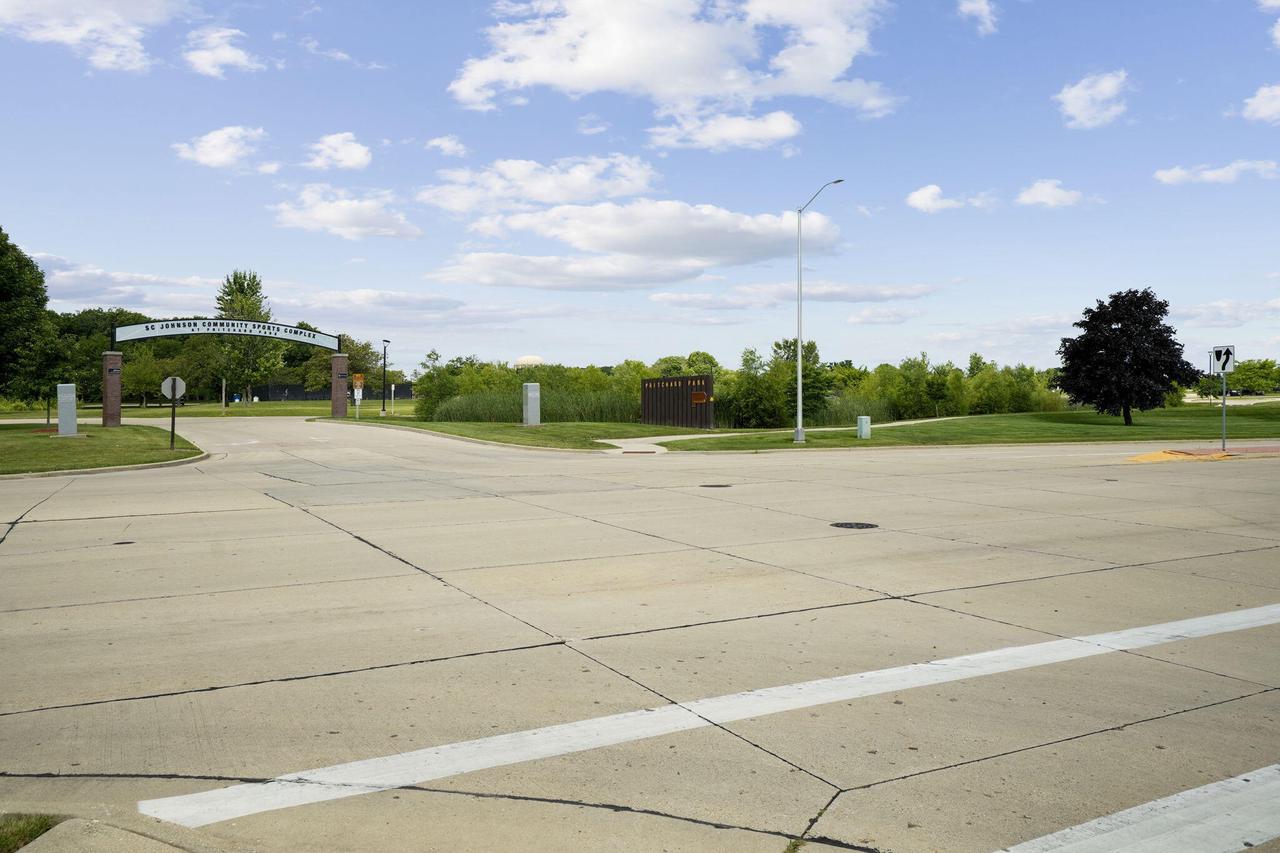 4617 Pierce BOULEVARD