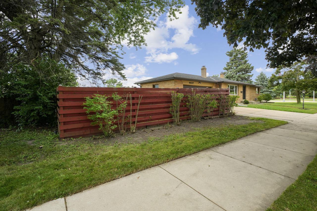 4617 Pierce BOULEVARD