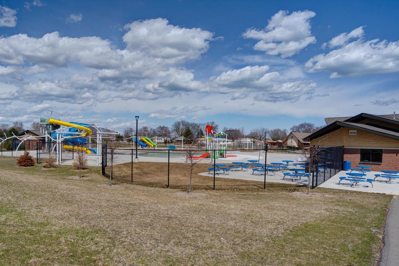 4617 Pierce BOULEVARD