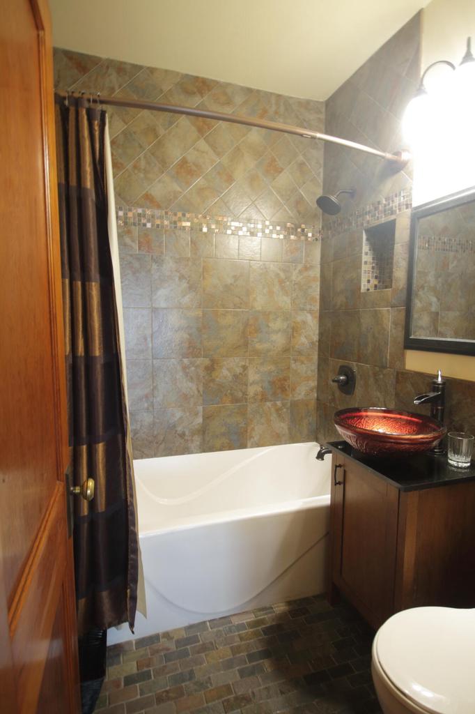 2905 Arlington AVENUE