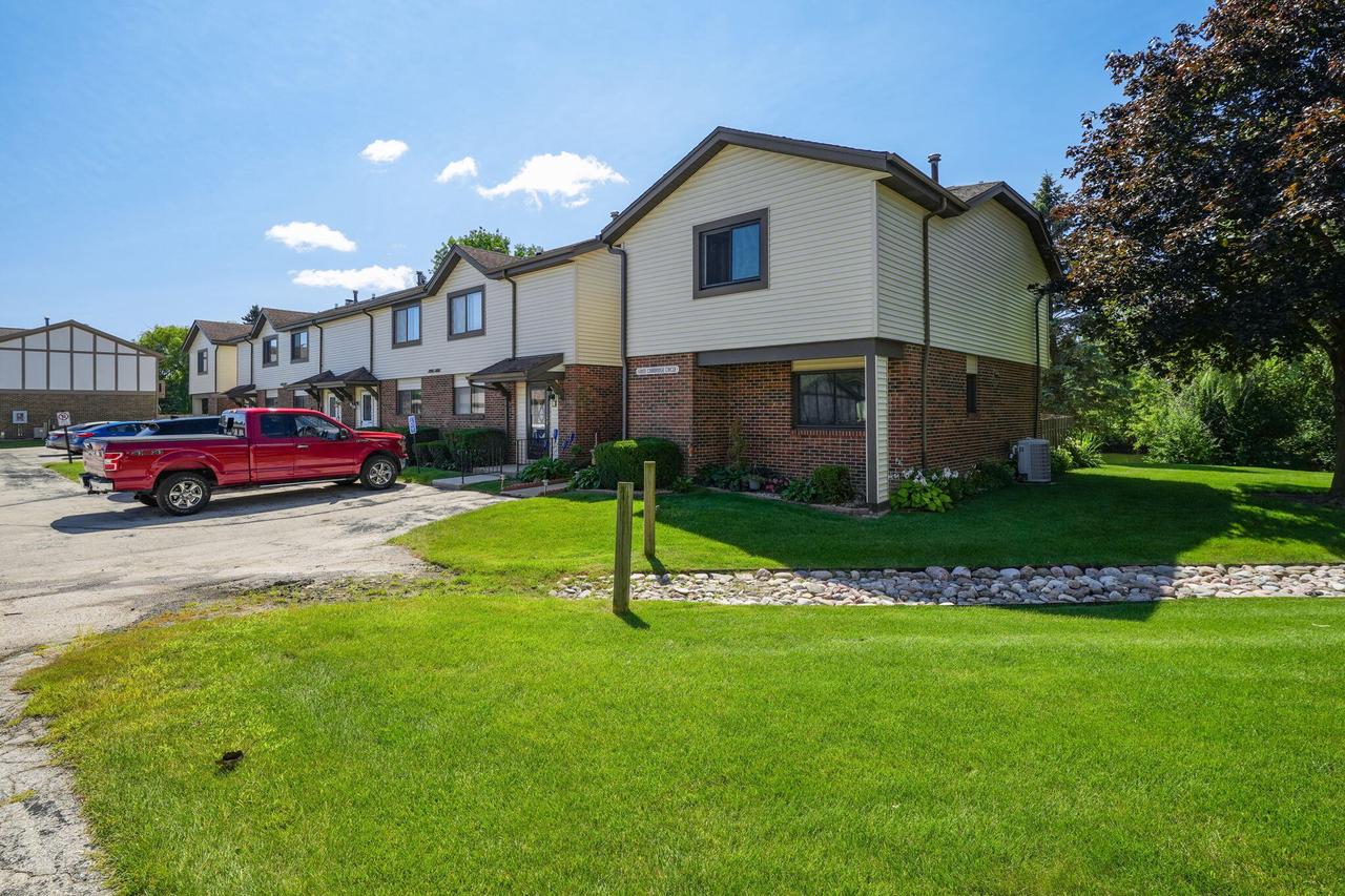 5803 Cambridge CIRCLE 6