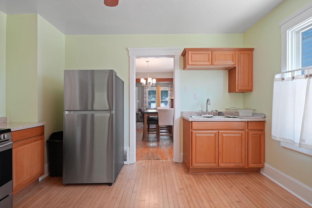 1429 Plainfield AVENUE