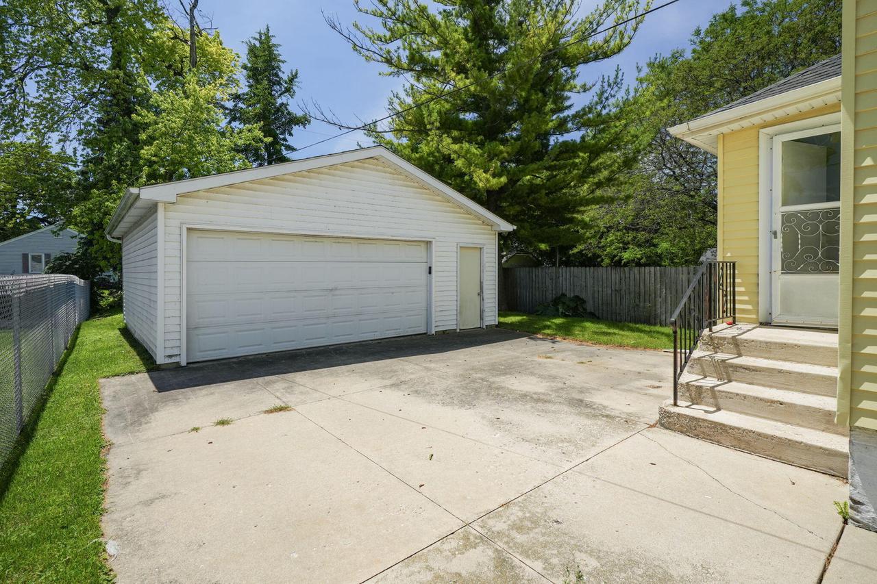 1429 Plainfield AVENUE