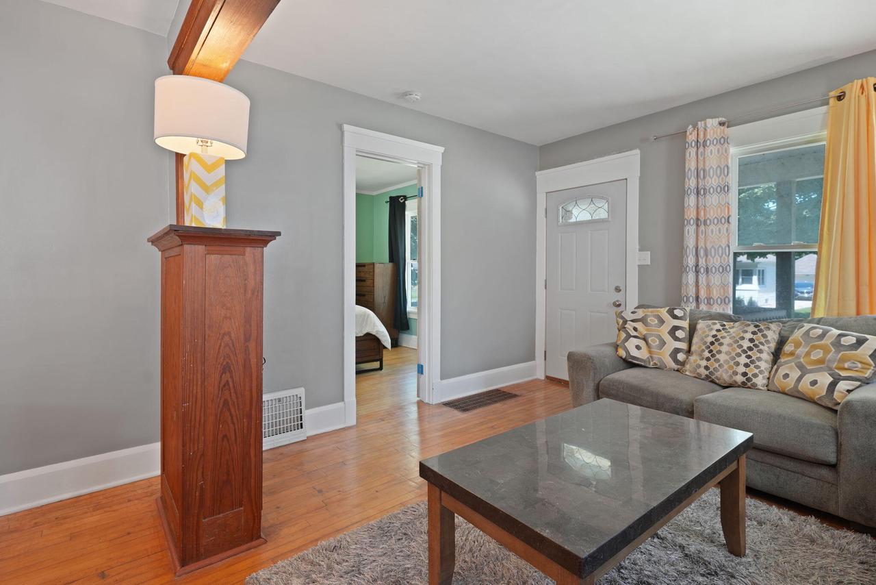 1429 Plainfield AVENUE