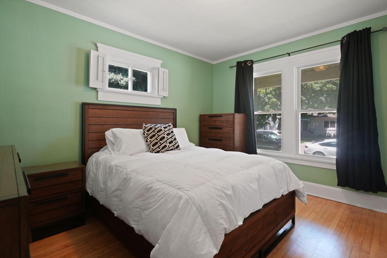 1429 Plainfield AVENUE