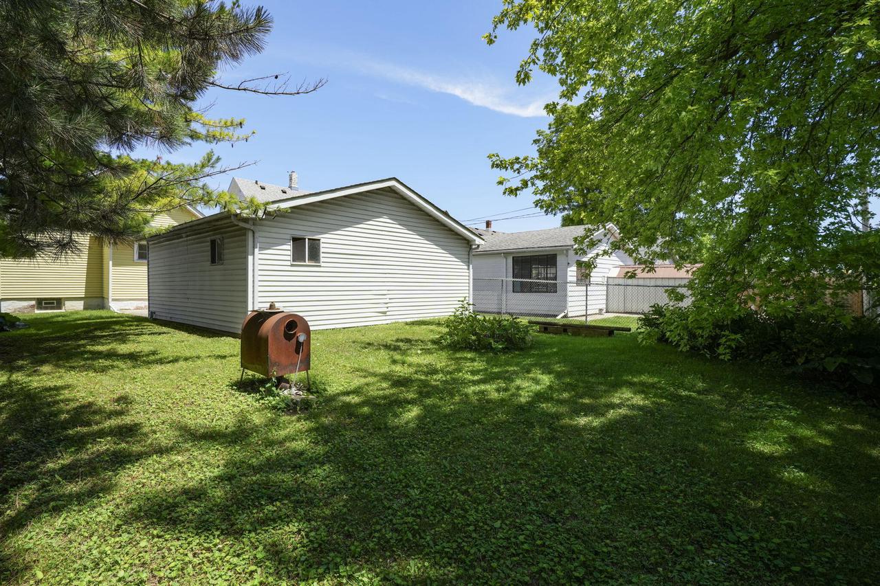 1429 Plainfield AVENUE