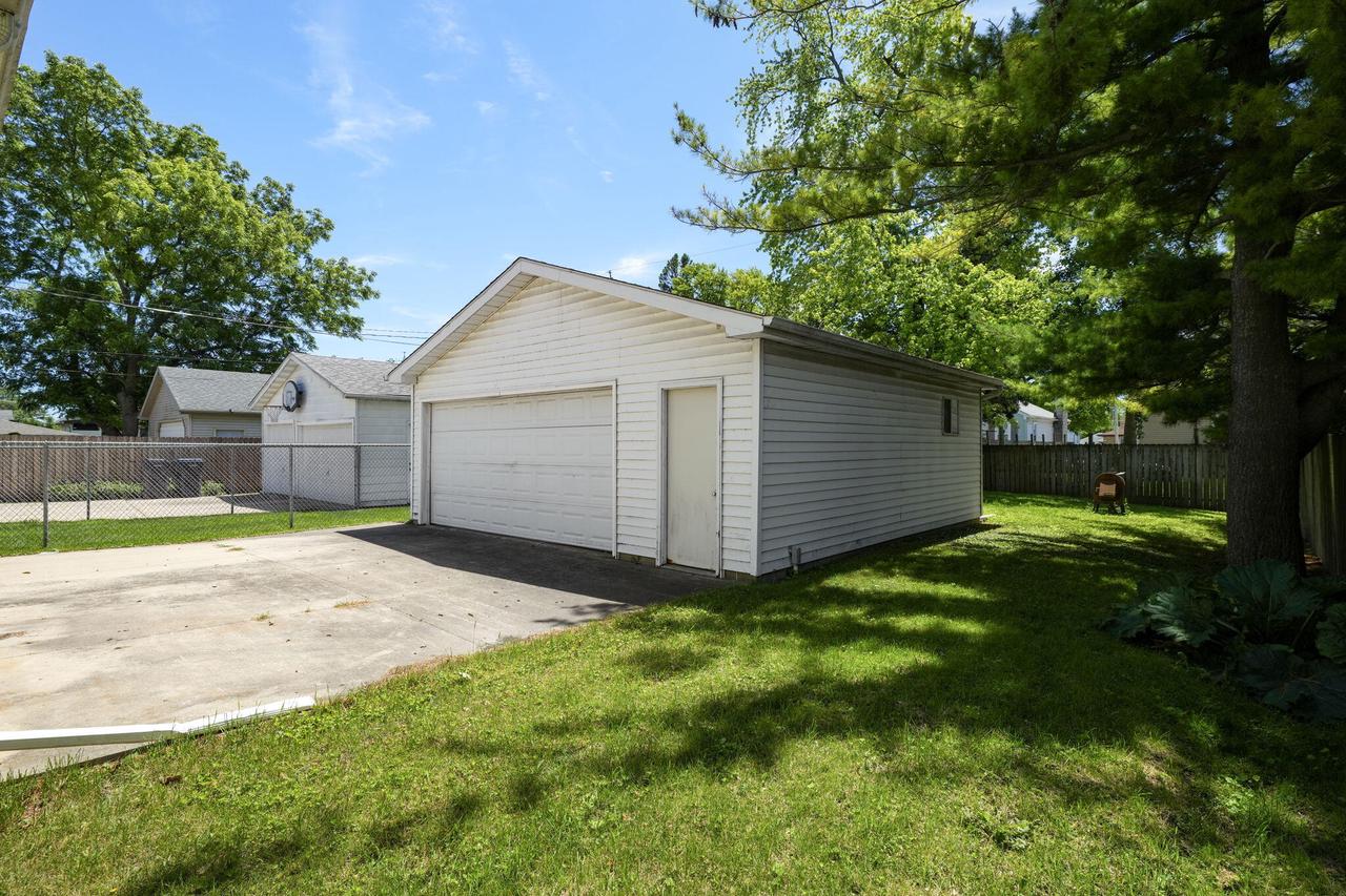 1429 Plainfield AVENUE