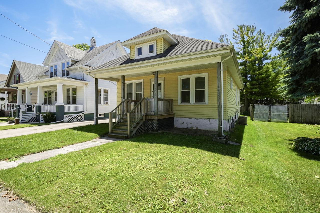 1429 Plainfield AVENUE