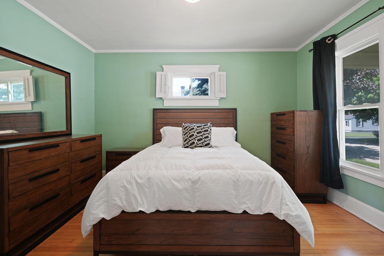 1429 Plainfield AVENUE