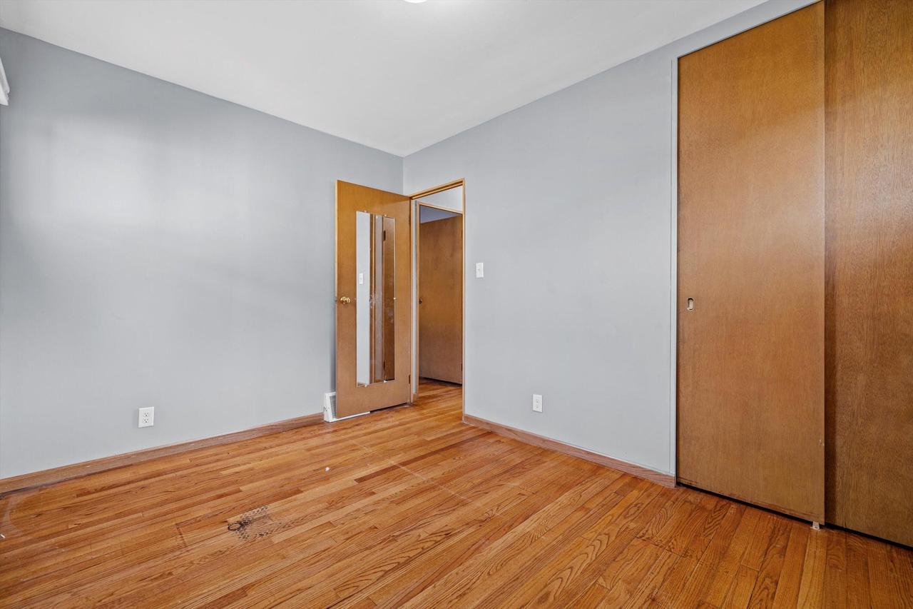 2708 Pinehurst AVENUE