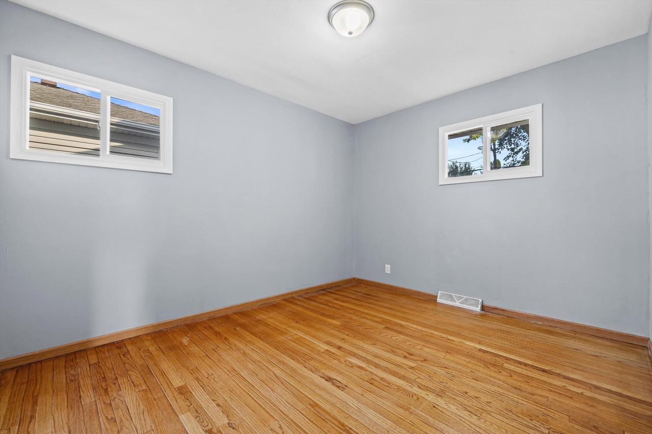 2708 Pinehurst AVENUE