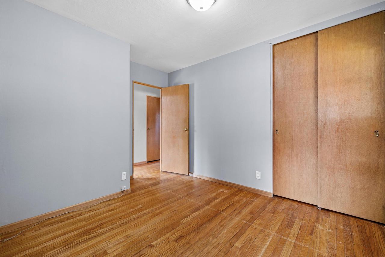 2708 Pinehurst AVENUE