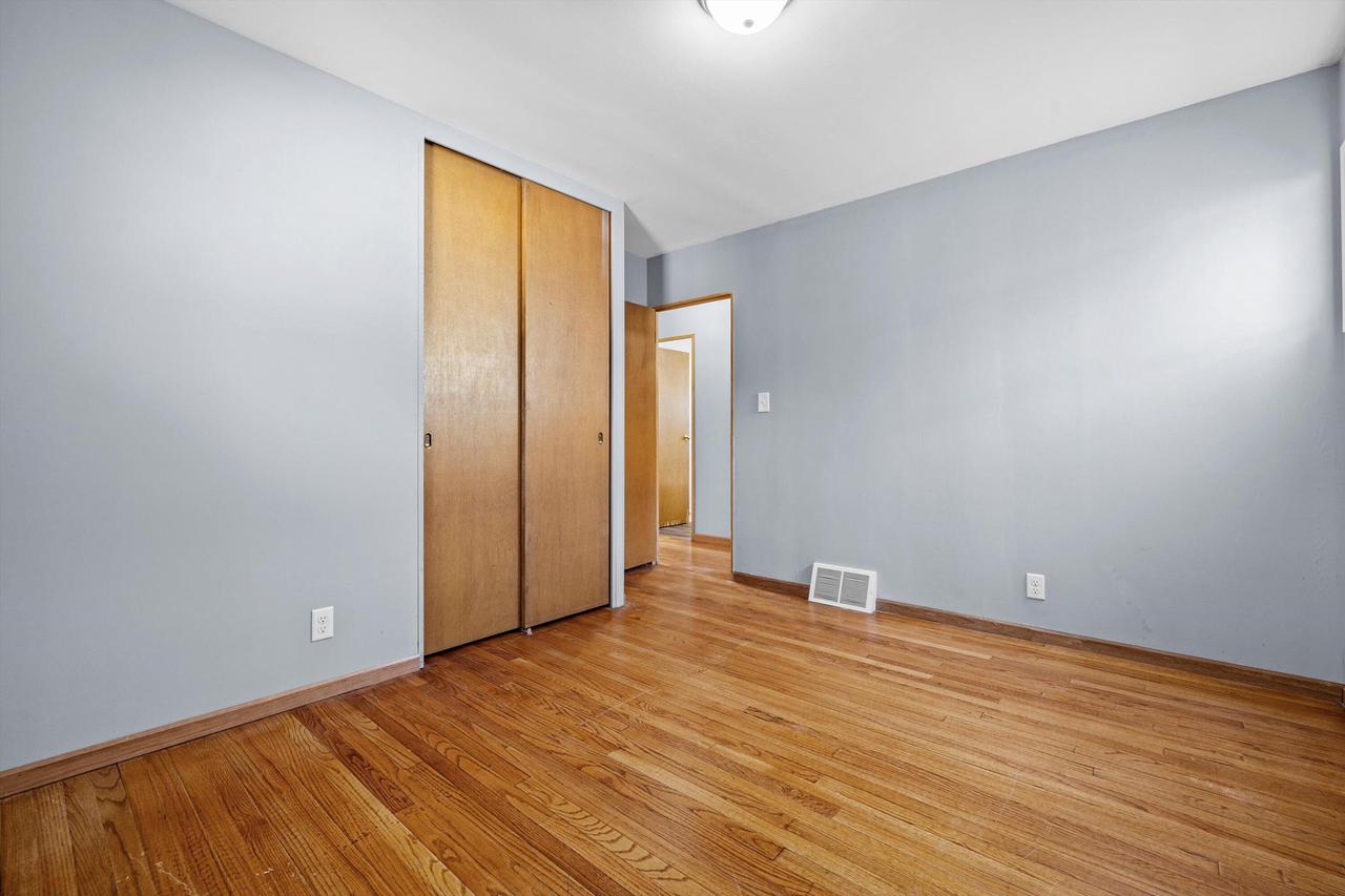 2708 Pinehurst AVENUE